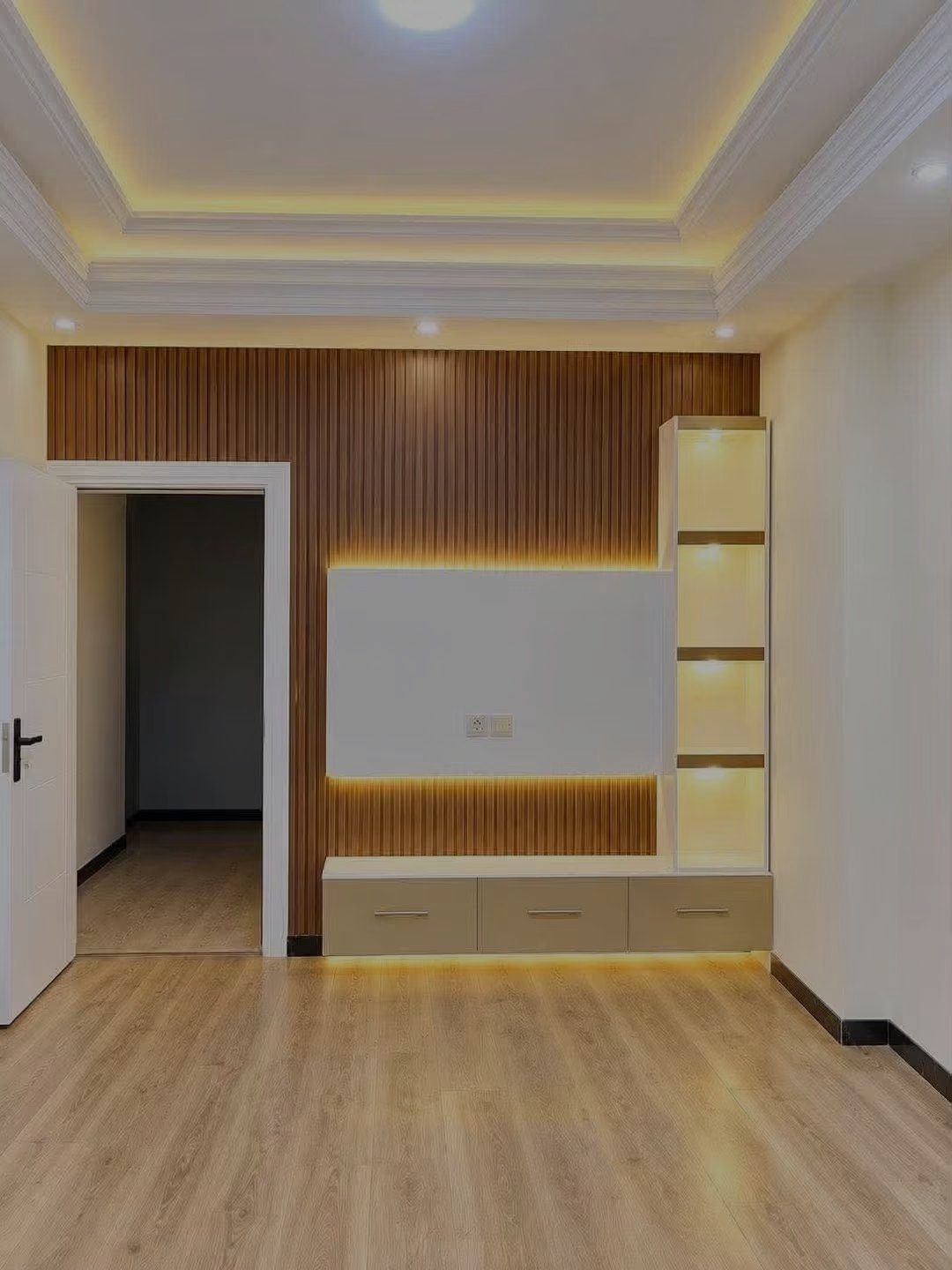 آپارتمان · ناحیه 10 · ۴ اتاق — فروشی